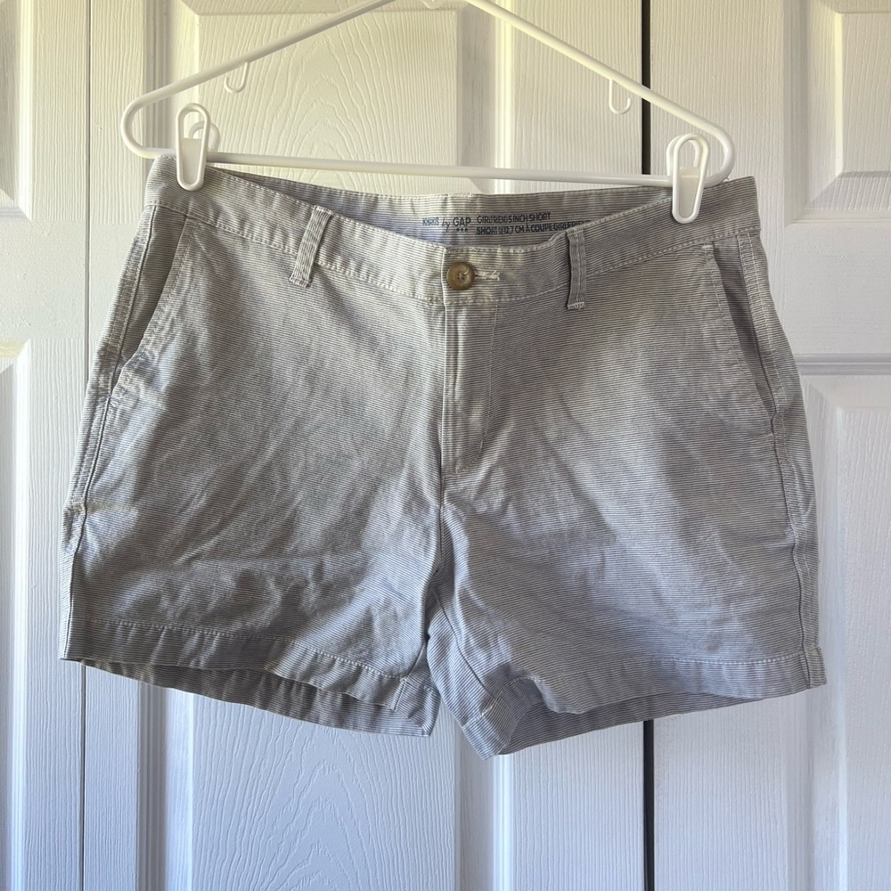 GAP 5" Girlfriend Khaki Shorts